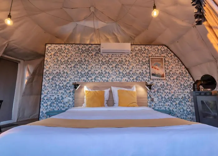 Au Champ De L'insolite