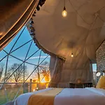 Au Champ De L'insolite Glamping