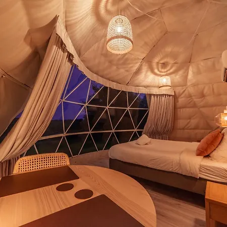 Au Champ De L'insolite Luxury tent Miers