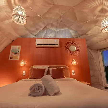 Au Champ De L'insolite