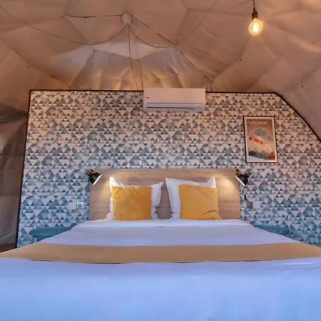 Au Champ De L'insolite