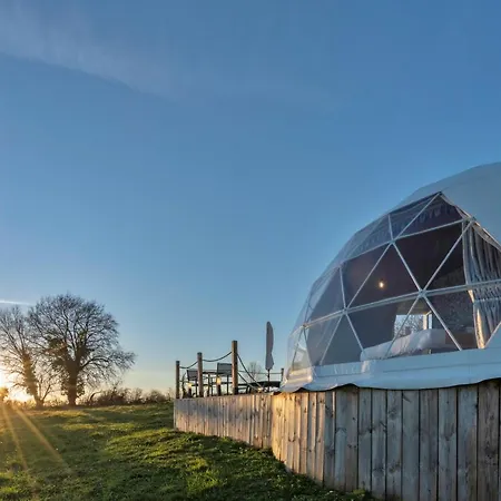 Luxury tent Au Champ De L'insolite Miers