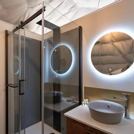 Luxury tent Au Champ De L'insolite Miers