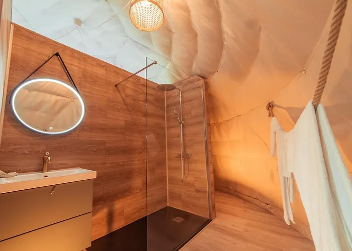 Au Champ De L'insolite Роскошный шатер *